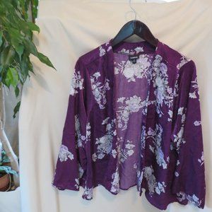 Torrid flare 3/4 sleeve lounge/evening jacket.